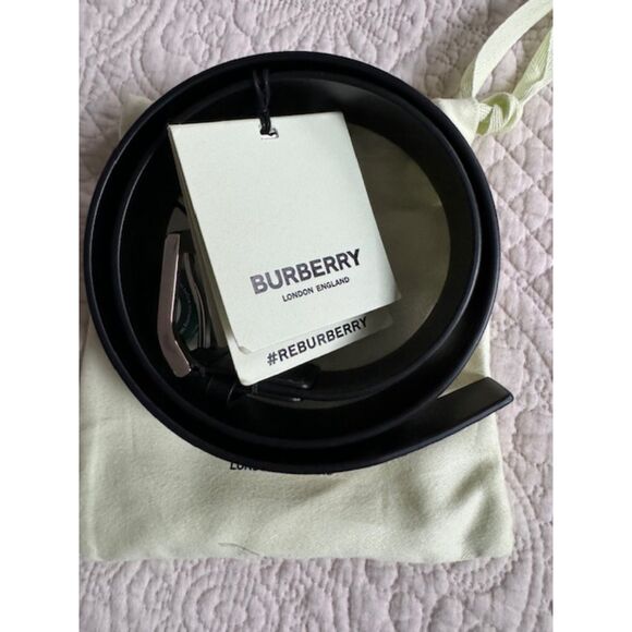 NWT Burberry Vintage Check Leather belt, Size US 75. - Picture 1 of 10